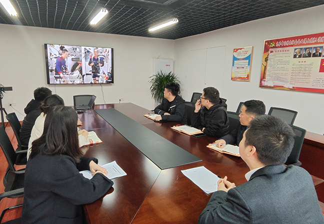 10鹽城國(guó)投創(chuàng)投公司黨支部_副本.jpg
